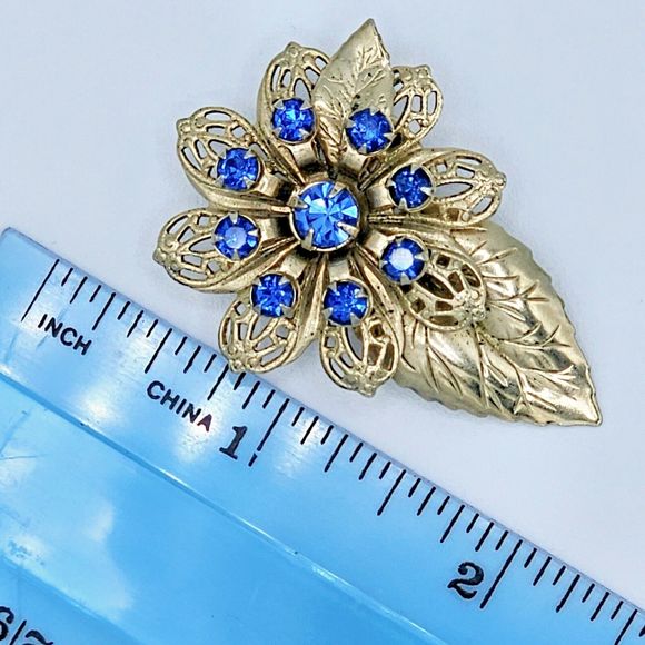 Filigree Flower Brooch Vtg Blue Crystal 10K GP Elegant Floral Bloom Estate Pin - Picture 8 of 11